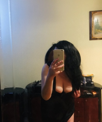 🌹
Мои услуги охватывают все твои желания и фантазии - от романтических встреч до пикантных экспериментов. Будь уверен, у меня ты найдешь то, что искал! 💋
Прошу обратить внимание на мои отзывы, которые говорят самыми теплыми словами обо всем, что я делаю. 💌
Фото в профиле подтверждают мою реальность, поэтому можешь быть спокоен. 📸
Жду тебя в Москве, чтобы создать незабываемый опыт, который ты будешь помнить на долгие годы! 🌟 9131, 30 лет